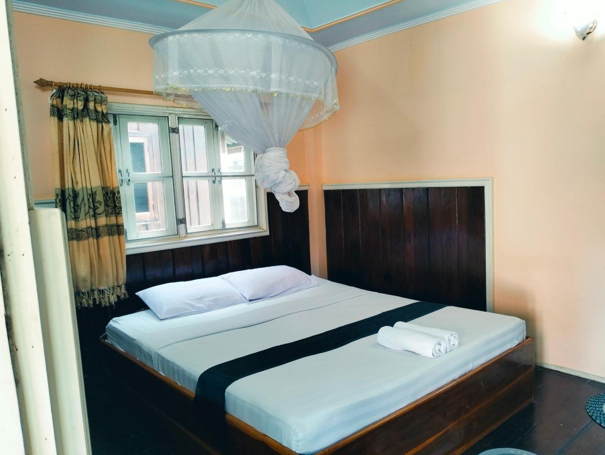Pan Guest House Donkhone Ban Donsom Eksteriør billede